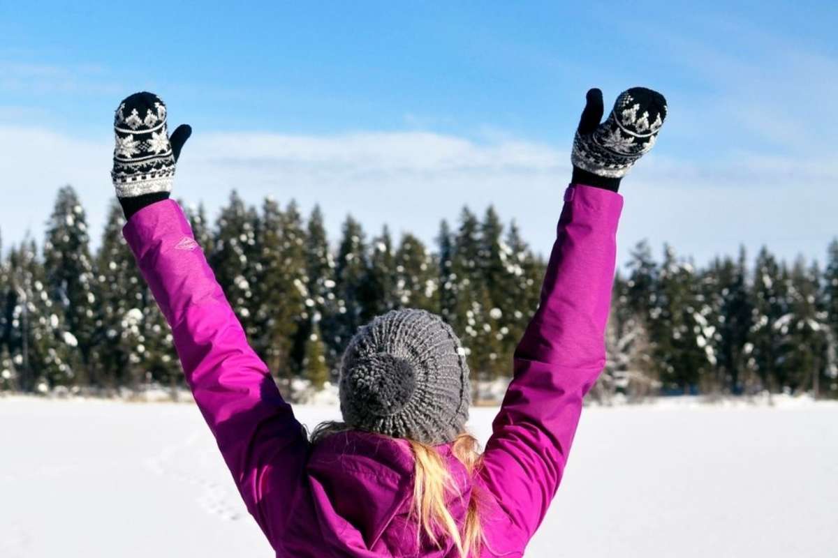 Isobel Lake Snowshoeing