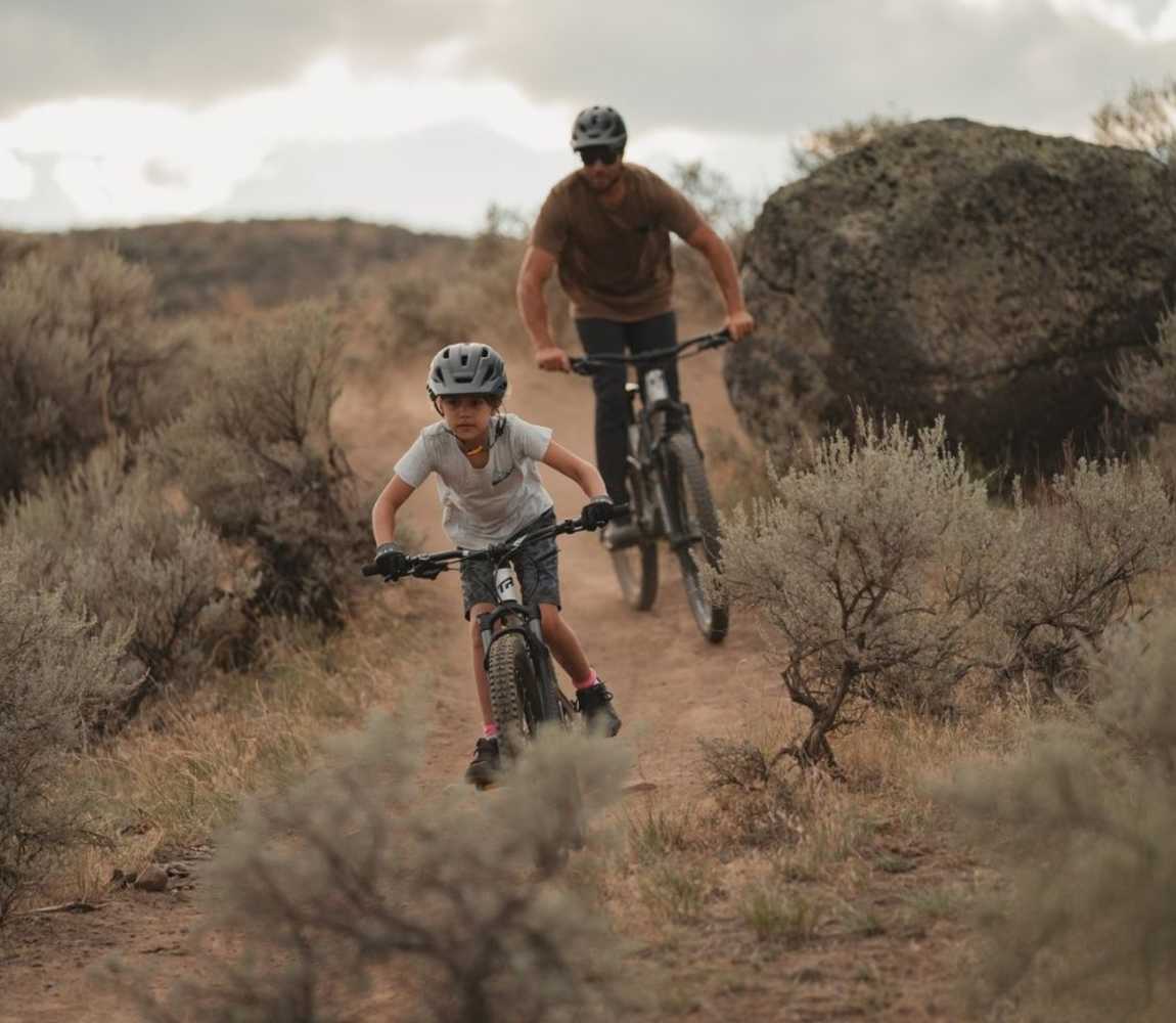 Lac du bois biking family