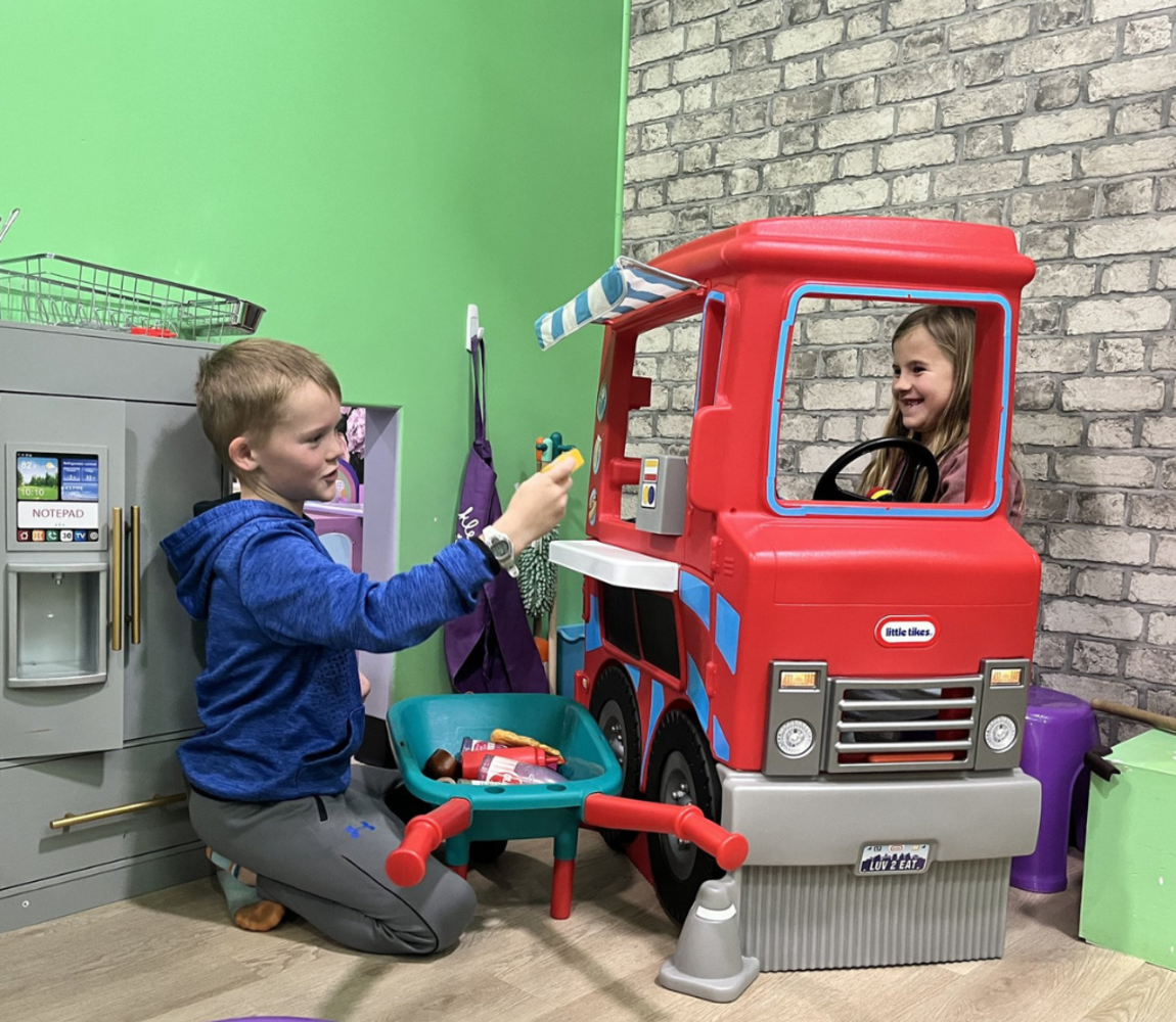 Children playing at Zaaz Eatery & Play in Kamloops, BC.