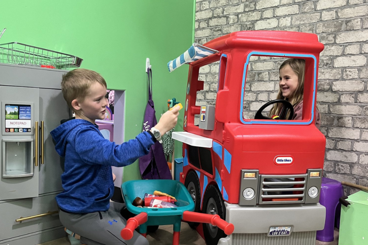 Children playing at Zaaz Eatery & Play in Kamloops, BC.